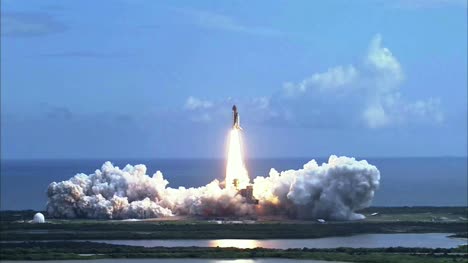 Space-Shuttle-Launch-Wide-View