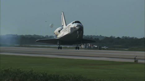 Space-Shuttle-Landing-2