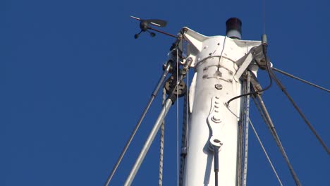 Top-of-Yacht-Mast