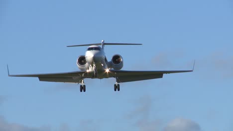 Private-Jet-Landing-Approach