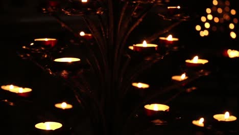 Candles-Pull-Focus