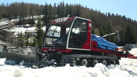 Snow-Plow-in-the-Alps