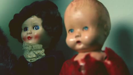 Gruselige-Vintage-Puppen