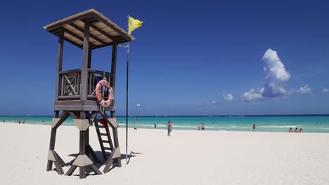 Lifeguard-Hut-on-Caribbean-Beach