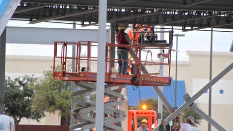 Construction-Workers-Removing-a-Beam-2