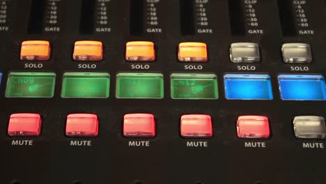 Digital-Mixer-Solo-and-Mute-Buttons
