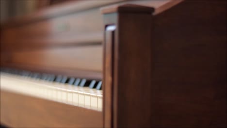Piano-Keys-Tracking-Shot