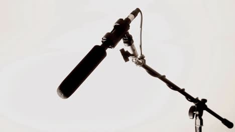Shotgun-Microphone-Wide-2-(Pull-Focus)
