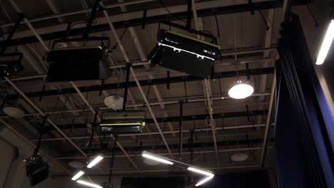 TV-Studio-Lighting:-Grid-(Pan)