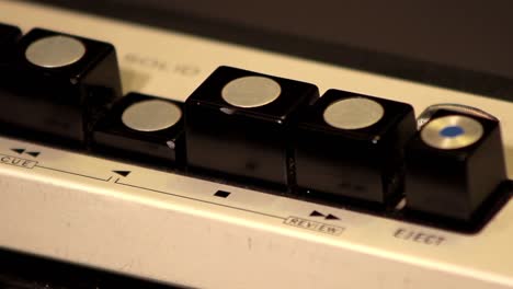 Vintage-Radio-Pushing-Buttons