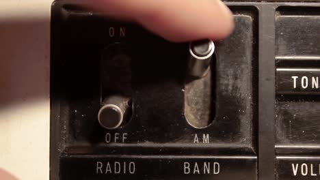 Vintage-Radio-Band-Switches