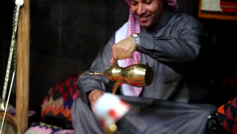 Arabischer-Kaffee-In-Den-Wüsten-Des-Irak