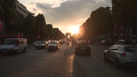 Champs-Elysees-Avenue