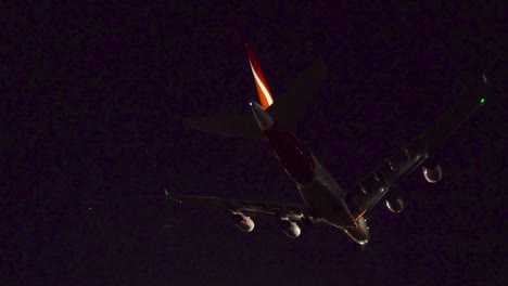 Airplane-Landing-at-Night