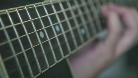 Acoustic-Guitar-Strings-Vibrating