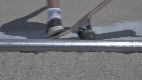 Skateboard-Turn-Close-Up