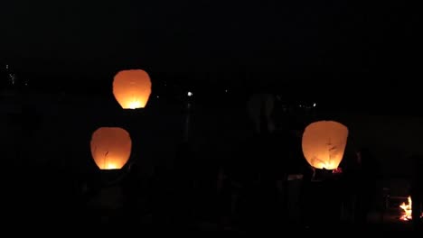 Sky-Lanterns-(Chinese-Paper-Lanterns)