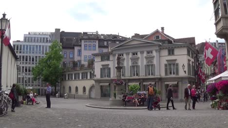 Piazza-in-Zurich