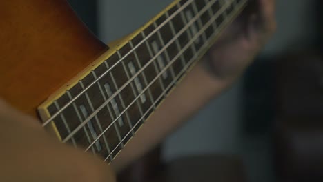 Bass-Guitar-in-Slow-Motion