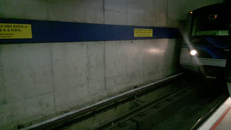 MetrÃƒÆ’Ã‚Â´-Chegando-Subway