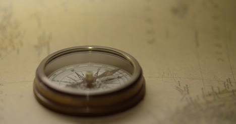Finding-North-on-Vintage-Compass
