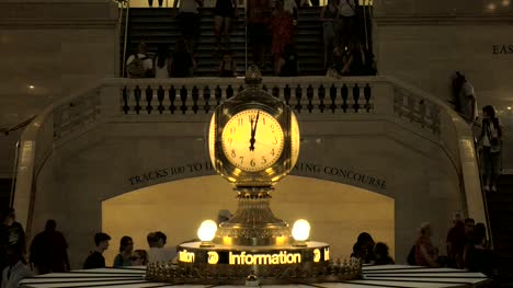 Clock-in-Grand-Central-Station
