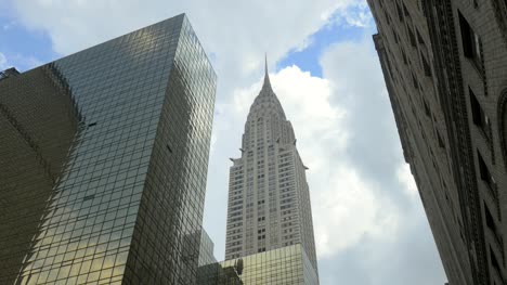 Clouds-Moving-Quickly-above-the-Chrysler-Building