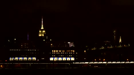 Empire-State-Building-Nachts-Erleuchten