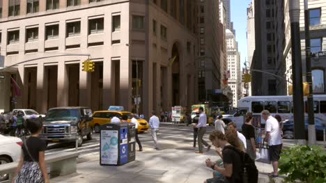 Wall-Street-Traffic-new-York