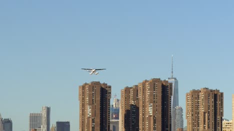 Seaplane-Taking-Off-from-East-River