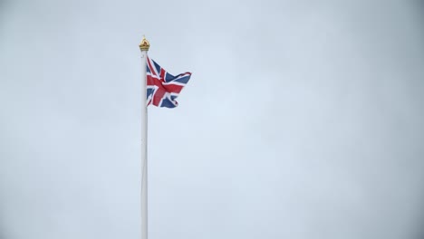 UK-Flag-Flying-on-Buckingham-Palace