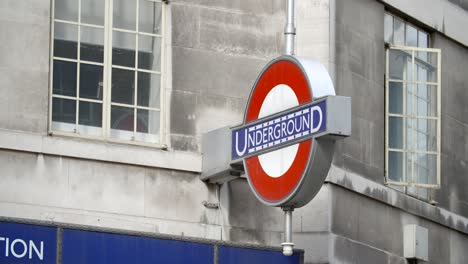 London-Underground-Sign