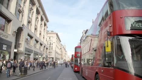 Tilting-Down-Onto-Busses-on-Oxford-Street-