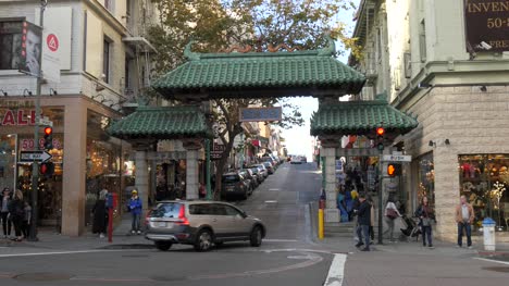 El-Gateway-Arch-Chinatown-San-Francisco