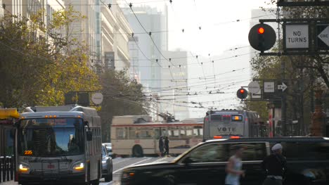 Belebte-Straße-In-Der-Innenstadt-Von-San-Francisco