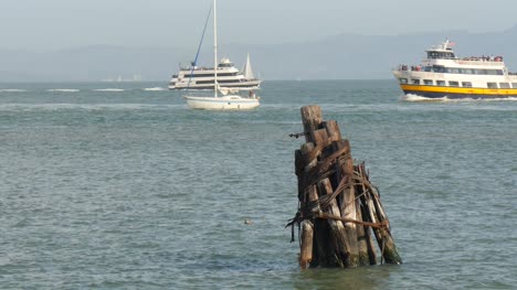 Boats-Passing-Through-San-Francisco-Bay
