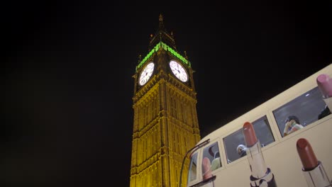 Bus-Stopping-In-front-of-Elizabeth-Tower-at-Night