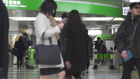Commuters-in-Shinjuku-Train-Station-Tokyo