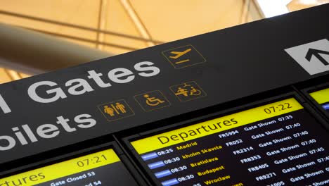 Panning-Across-Airport-Departure-Board