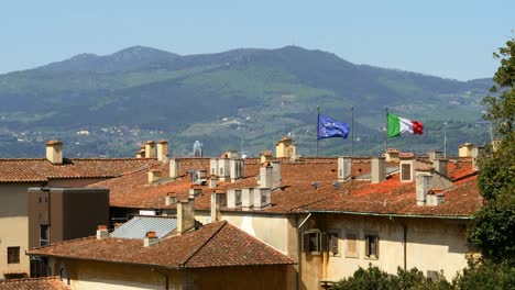 Eu-Und-Italienische-Flagge-Weht-In-Florenz