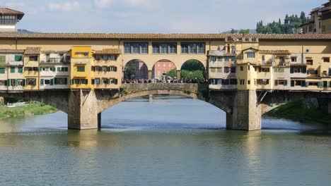 Brücke-über-Den-Fluss-Arno-Florenz