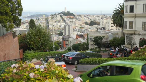 Mit-Blick-Auf-Die-Lombard-Street-San-Francisco-Street