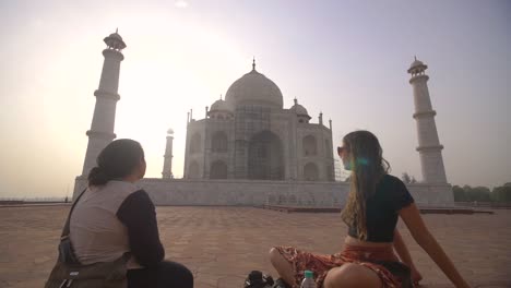 Reveal-Shot-of-Tourists-Looking-at-Taj-Mahal