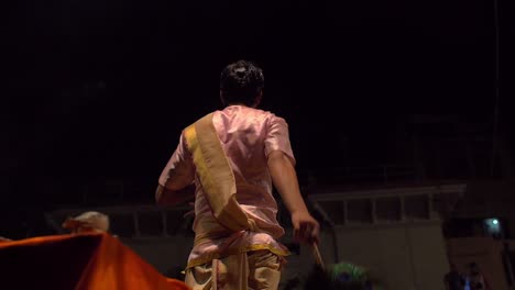 Reveal-Shot-of-Nighttime-Ceremony-in-Varanasi