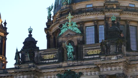 Statues-on-the-Berliner-Dom