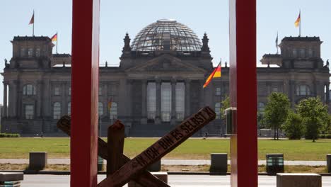 Looking-Through-Sculpture-at-Reichstag-Building