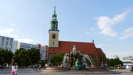 Neptunbrunnen-Fountain-Berlin