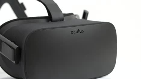 Tracking-Along-an-Oculus-Rift-Headset