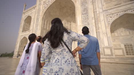 Panning-Shot-of-Sightseers-at-the-Taj-Mahal-2