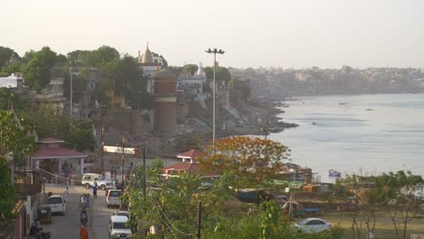 Orilla-del-río-Ganges-en-Varanasi